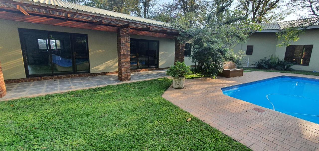 Honeybird Self Catering Accommodation Hluhluwe Esterno foto