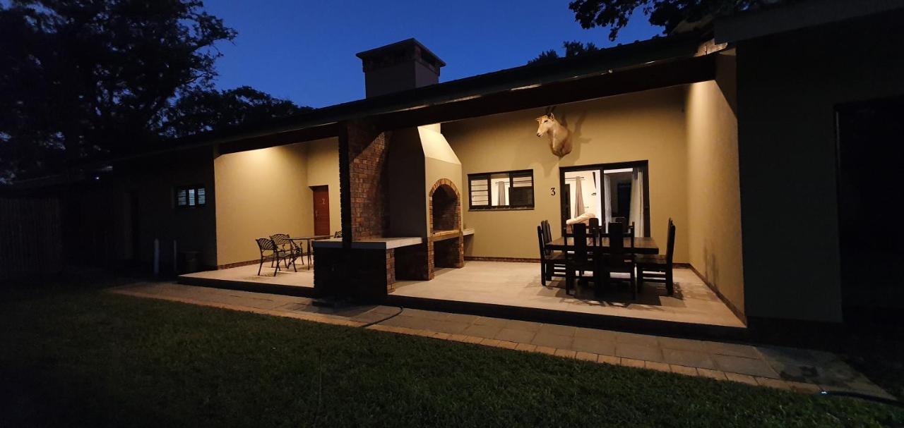 Honeybird Self Catering Accommodation Hluhluwe Esterno foto